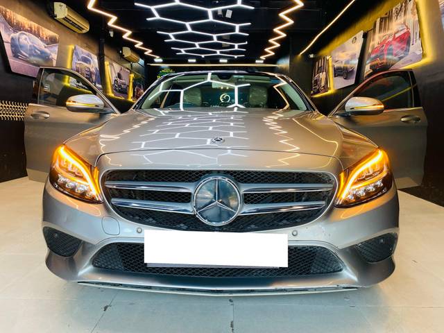 https://images10.gaadi.com/usedcar_image/4562968/original/processed_4037f1fc82acad813807c08c8b182992.jpg?imwidth=6400