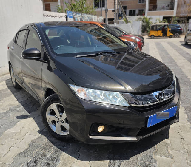 https://images10.gaadi.com/usedcar_image/4562969/original/75c96493f073d3dc809c18b63a375383.jpg?imwidth=6400