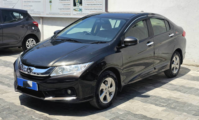 https://images10.gaadi.com/usedcar_image/4562969/original/c5d5e48ca11f4fcd77722e3670ac4365.jpg?imwidth=6401
