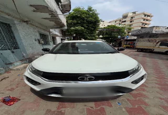 https://images10.gaadi.com/usedcar_image/4562974/original/86484eff-affa-4426-8700-4bcef5f4600e.?imwidth=6400