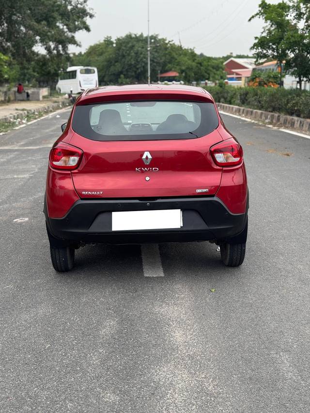 https://images10.gaadi.com/usedcar_image/4562989/original/processed_6ef40b467672f7edd8b7ea1623750466.jpg?imwidth=6402
