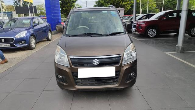 https://images10.gaadi.com/usedcar_image/4562998/original/processed_0c88abf80a835e3d15b9359bb41b5497.jpg?imwidth=6400