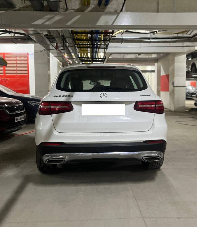 https://images10.gaadi.com/usedcar_image/4563015/original/processed_1ae423c8591dc1ee9a70e2123db6a376.jpeg?imwidth=6401