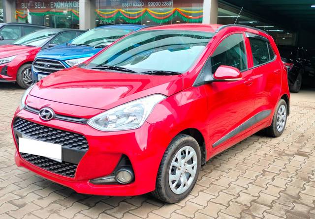 https://images10.gaadi.com/usedcar_image/4563018/original/processed_871f4a2ed7f6857610dec787f1fef36e.jpg?imwidth=6400