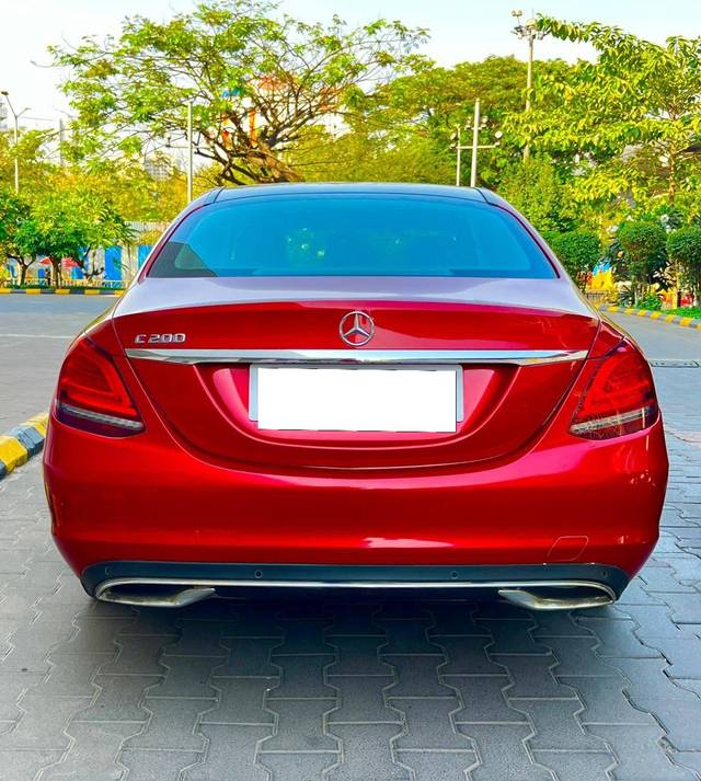 https://images10.gaadi.com/usedcar_image/4563022/original/processed_070a5d79e1d3a592593b98f61bdca46d.jpg?imwidth=6401
