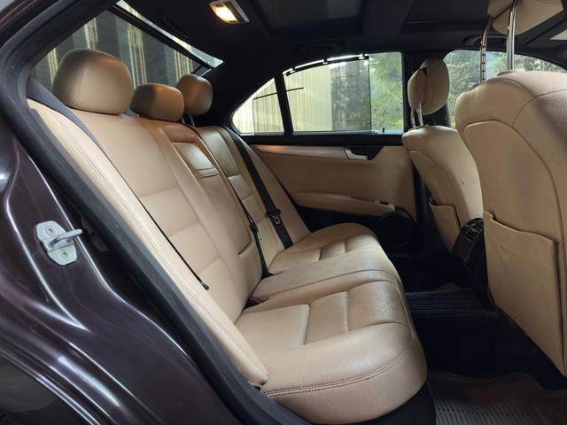 https://images10.gaadi.com/usedcar_image/4563031/original/1b3eea1d3e327705473e43ff828f1ff1.jpg?imwidth=6402