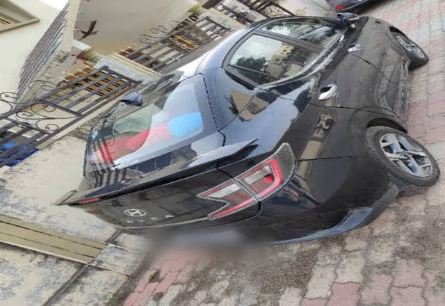 https://images10.gaadi.com/usedcar_image/4563063/original/78c08c42-9ed8-45ed-9f0a-cc7ad4bec229.?imwidth=6402