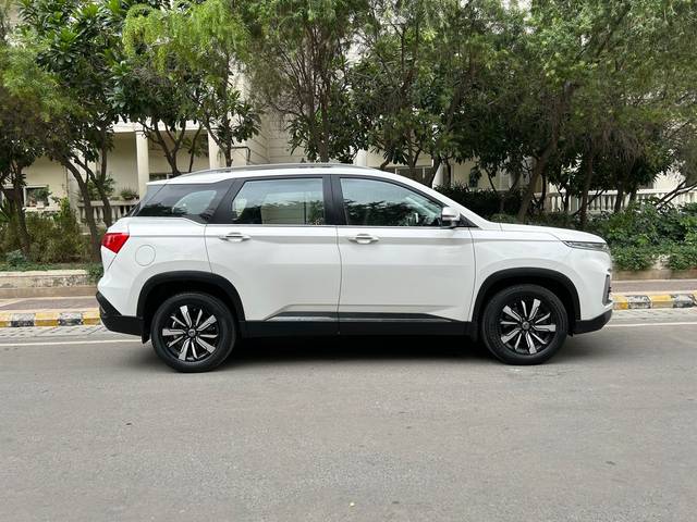 https://images10.gaadi.com/usedcar_image/4563101/original/f1115d987d577abb9ecce7bbf854b1e8.jpg?imwidth=6401