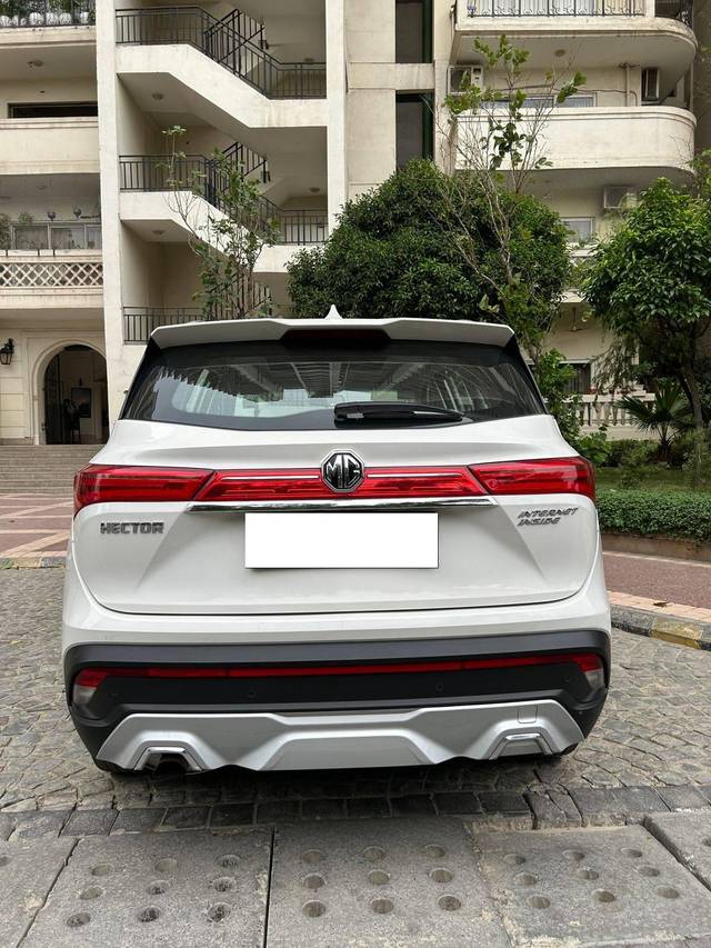 https://images10.gaadi.com/usedcar_image/4563101/original/processed_f2df0fc176cdb03716994499b70ee051.jpg?imwidth=6402