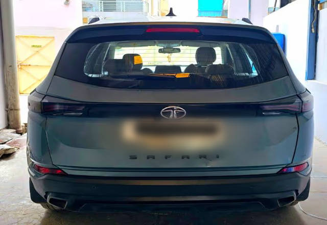 https://images10.gaadi.com/usedcar_image/4563102/original/eab9d6ee-5d68-43b5-8b5a-2b9f2bf812fb.?imwidth=6401