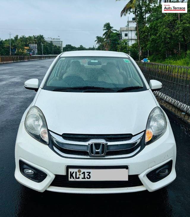 https://images10.gaadi.com/usedcar_image/4563110/original/0953fb971fae89260e4e4741b97217d0.jpg?imwidth=6400