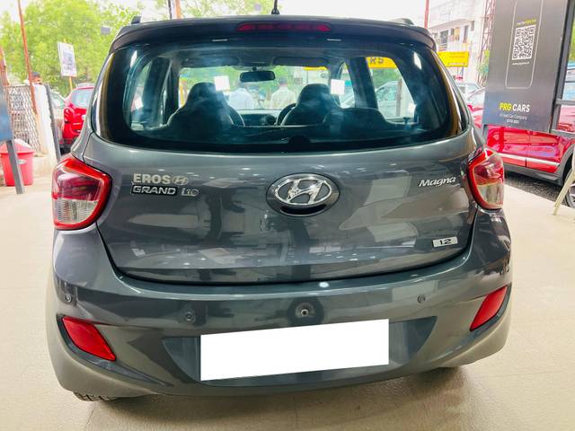 https://images10.gaadi.com/usedcar_image/4563123/original/processed_3af2c3edfd392cf8ab78ee06b472d8e7.jpg?imwidth=6402