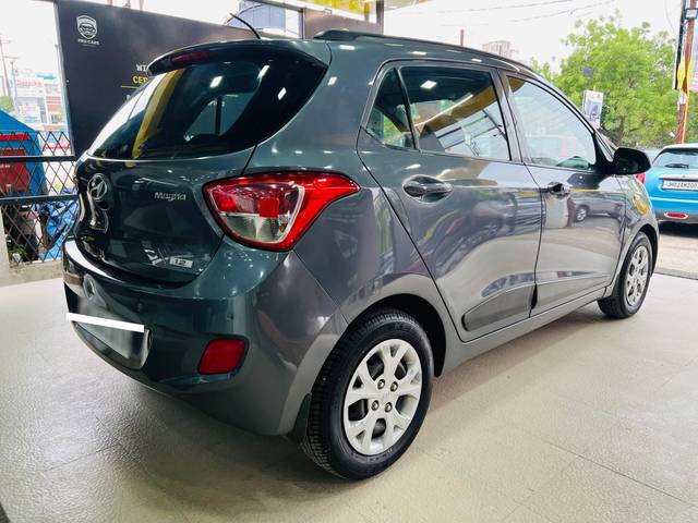 https://images10.gaadi.com/usedcar_image/4563123/original/processed_e0abb43c734b09b0290b2e1e165bb61b.jpg?imwidth=6401