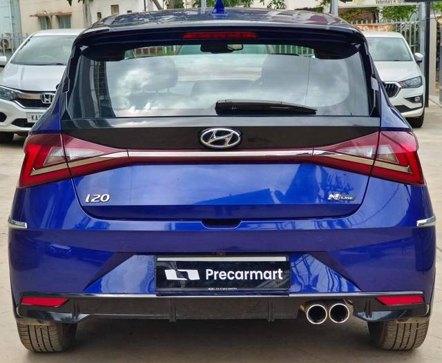 https://images10.gaadi.com/usedcar_image/4563129/original/processed_9060be05429dc7235cf9f27943f126cd.jpeg?imwidth=6402