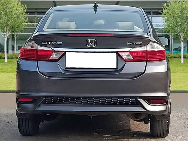 https://images10.gaadi.com/usedcar_image/4563136/original/processed_d5bc31d933ea1234e7bccdc07f9761fe.jpg?imwidth=6402