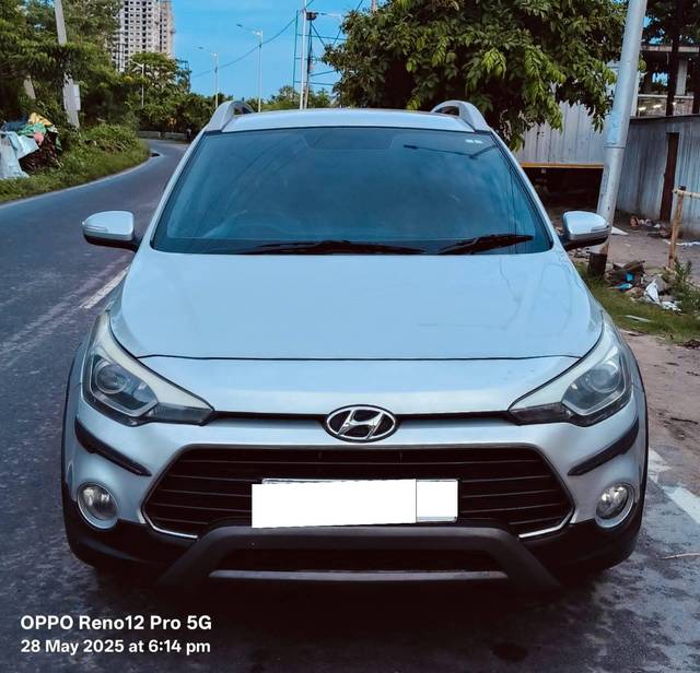 https://images10.gaadi.com/usedcar_image/4563138/original/processed_5304443cccd2fe86cb15d29da2698d6b.jpg?imwidth=6400