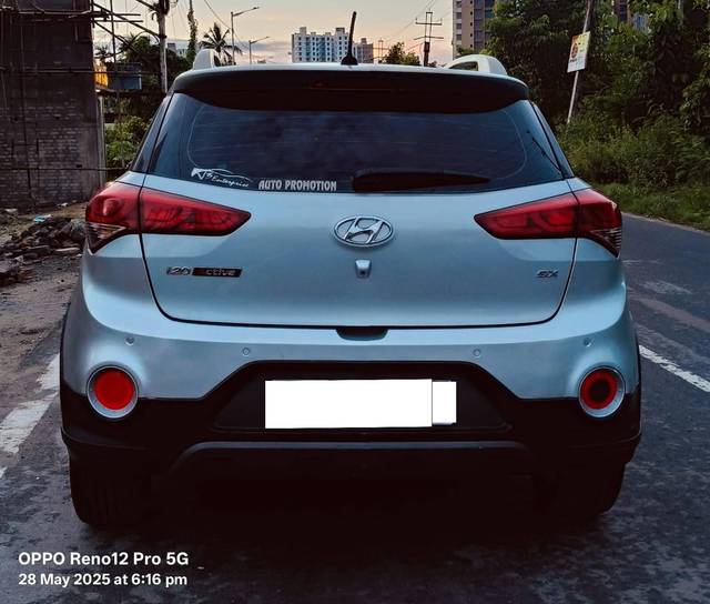 https://images10.gaadi.com/usedcar_image/4563138/original/processed_ad0dcdd2f37cff2646c7544ac5eef9ee.jpg?imwidth=6402