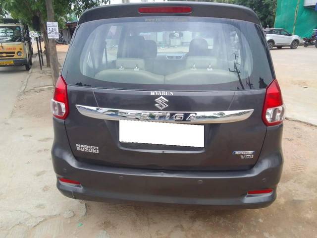 https://images10.gaadi.com/usedcar_image/4563142/original/processed_17b685e60eb22926e90d7aa6bc06b350.jpg?imwidth=6402