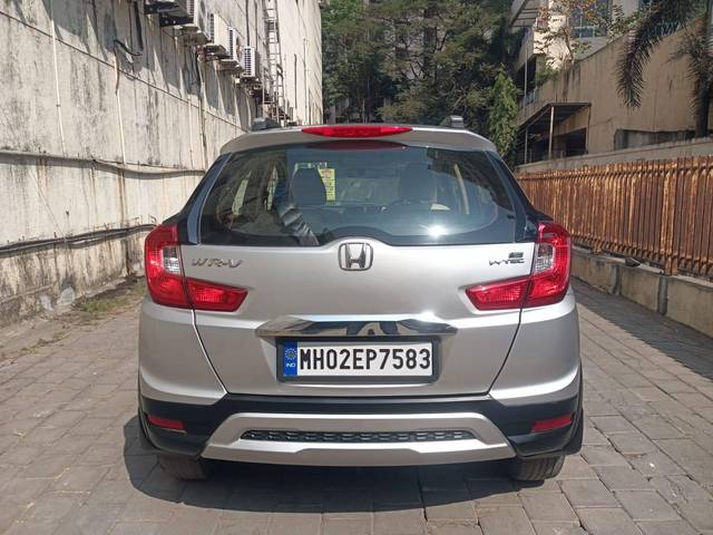https://images10.gaadi.com/usedcar_image/4563155/original/processed_ebddbb327295175c46e13991ed9a3f63.jpeg?imwidth=6402