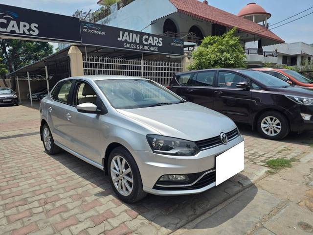 https://images10.gaadi.com/usedcar_image/4563172/original/processed_07f62cbed7a52a2c86bc70ddc0035b25.jpg?imwidth=6400