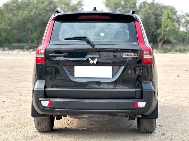 https://images10.gaadi.com/usedcar_image/4563178/original/processed_bc913768-4cb5-43ac-8820-e8b00b850215.jpg?imwidth=6401