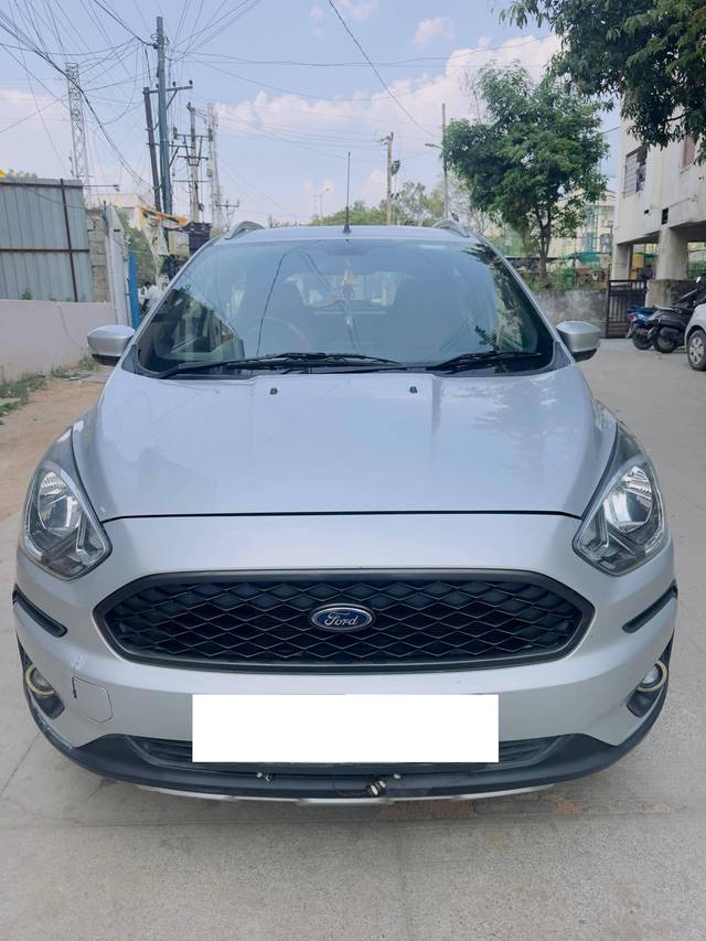 https://images10.gaadi.com/usedcar_image/4563182/original/processed_1c44f8f4abc190cfbae32f53a922de86.jpg?imwidth=6402