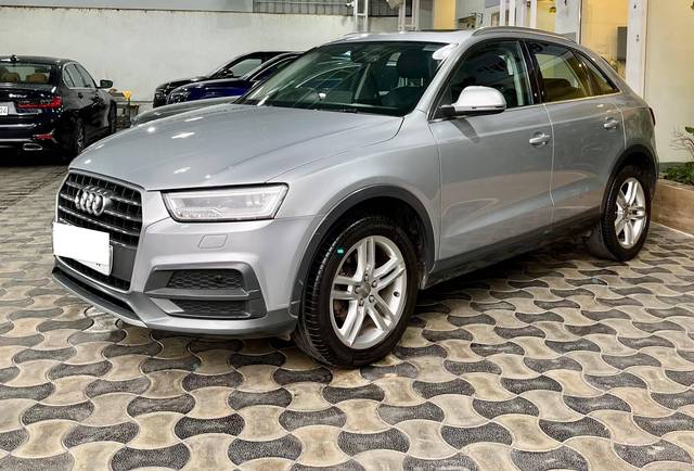 https://images10.gaadi.com/usedcar_image/4563183/original/processed_55d78d8ca8c79e49d3e1e0d38c6bdcc4.jpg?imwidth=6400