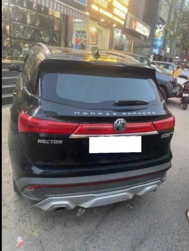 https://images10.gaadi.com/usedcar_image/4563237/original/processed_6a0601dc9114052014cc08229b3585c8.jpg?imwidth=6402