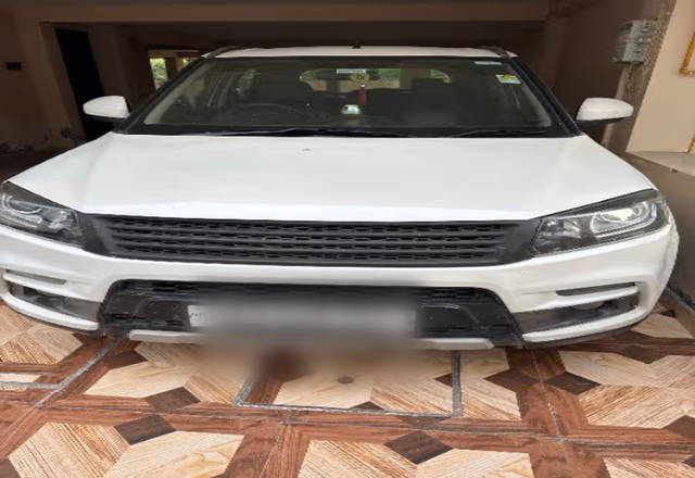 https://images10.gaadi.com/usedcar_image/4563242/original/ab498903-e5dd-4313-9f5c-f5409dc60aea.?imwidth=6400