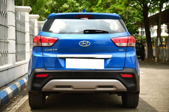 https://images10.gaadi.com/usedcar_image/4563250/original/processed_dafcd3a4fb7beba7fa648c0487fd5fef.jpg?imwidth=6402