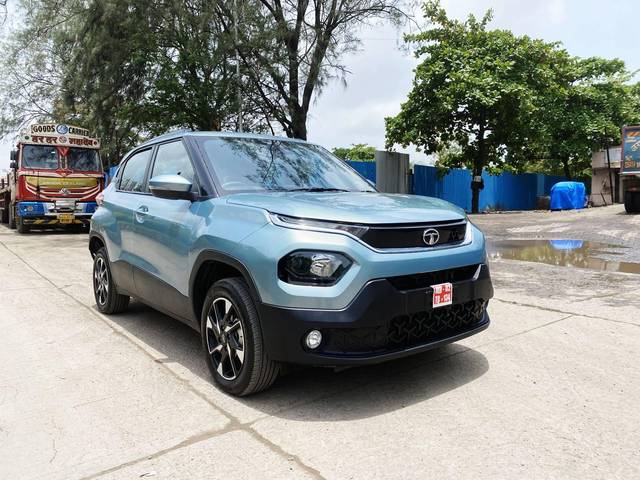 https://images10.gaadi.com/usedcar_image/4563258/original/processed_7c9545333b9eb43280619df4bbe5e01e.jpg?imwidth=6400