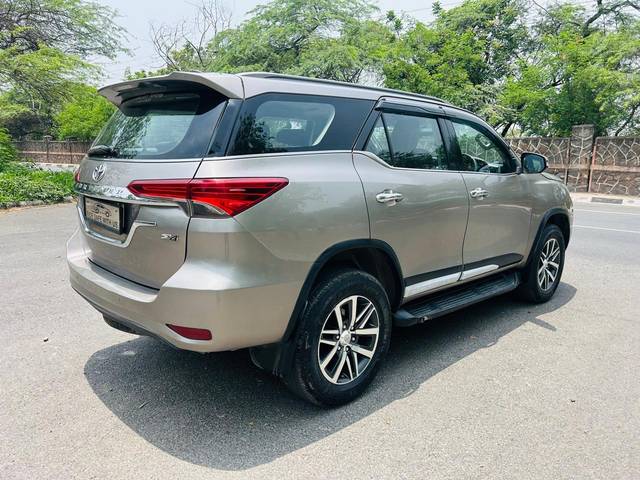 https://images10.gaadi.com/usedcar_image/4563261/original/processed_a6505ee1918200df938c5744dbf7e995.jpg?imwidth=6402