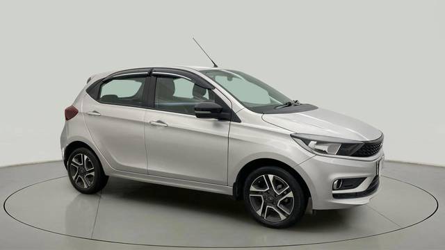 https://images10.gaadi.com/usedcar_image/4563278/original/c44ecf40769d1a9c4ce2594762876d02.jpg?imwidth=6400