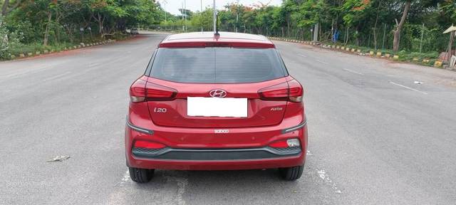 https://images10.gaadi.com/usedcar_image/4563281/original/processed_6554bed118d31ec34898d87274f3f33b.jpg?imwidth=6402