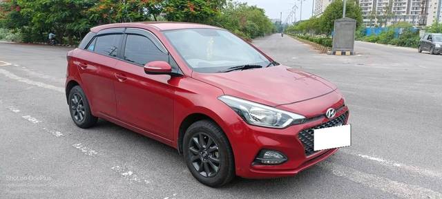https://images10.gaadi.com/usedcar_image/4563281/original/processed_828be2c9d6adef2b78d5eb2be00c9228.jpg?imwidth=6400