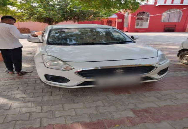 https://images10.gaadi.com/usedcar_image/4563293/original/b4d313eb-b6c7-48ff-ae0e-86f93a3215cd.?imwidth=6400
