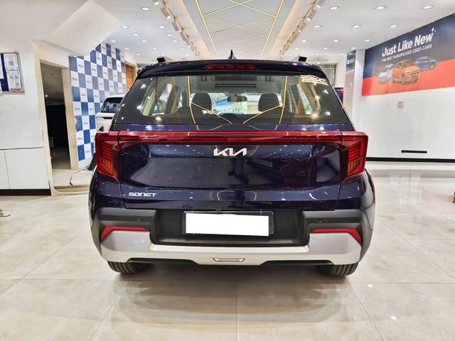 https://images10.gaadi.com/usedcar_image/4563295/original/processed_279a46426a3302ccb8a51e4ae8262a29.jpg?imwidth=6402