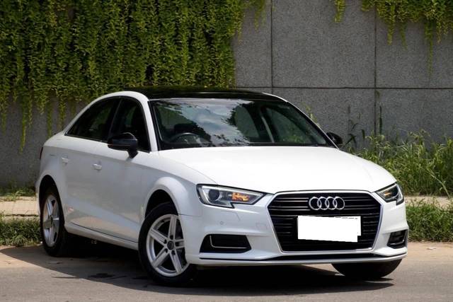 https://images10.gaadi.com/usedcar_image/4563310/original/processed_aa5b566f4541c619fcde3acad9684137.jpeg?imwidth=6400