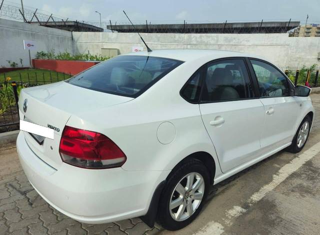 https://images10.gaadi.com/usedcar_image/4563316/original/processed_ca7db86de7c6a86b875841deb339a9b9.jpg?imwidth=6402
