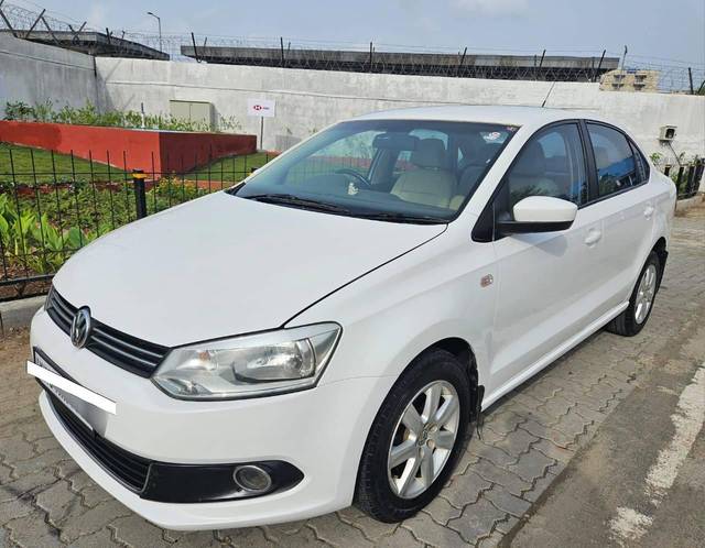 https://images10.gaadi.com/usedcar_image/4563316/original/processed_f3f942264f3915baeecb31546c353f08.jpg?imwidth=6400