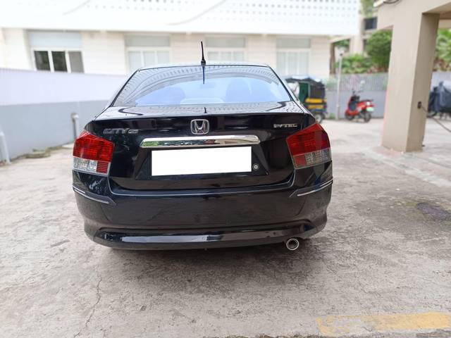 https://images10.gaadi.com/usedcar_image/4563319/original/processed_479db5de4a6cdb9503bfde8d67d6b072.jpg?imwidth=6402