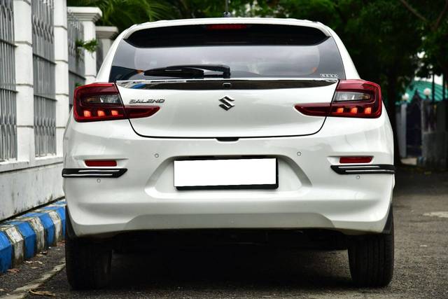 https://images10.gaadi.com/usedcar_image/4563372/original/processed_9d7a1d732ad8b14eaa6e2675eae8afd9.jpg?imwidth=6402
