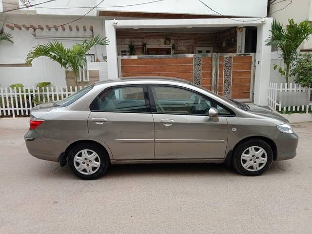 https://images10.gaadi.com/usedcar_image/4563392/original/processed_10bd4668cda774b6219201f69f70b270.jpg?imwidth=6401
