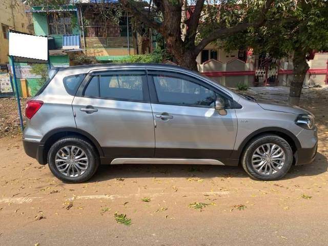 https://images10.gaadi.com/usedcar_image/4563404/original/processed_processed_0d504c0f-c7d2-4cd5-9fd4-77f1783899eb.jpg?imwidth=6401