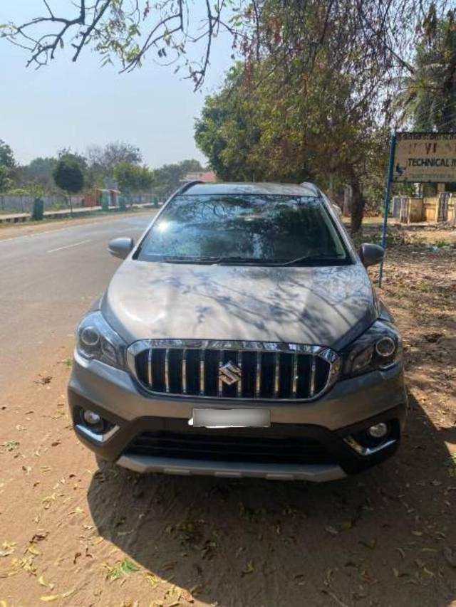 https://images10.gaadi.com/usedcar_image/4563404/original/processed_processed_bc09a89e-d356-4fc3-8402-6f56d4a84536.jpg?imwidth=6400