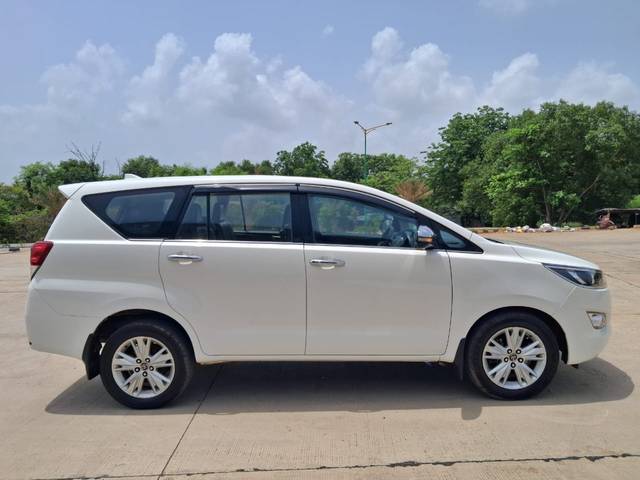 https://images10.gaadi.com/usedcar_image/4563433/original/8eaa968cdfad8f99012a1351df25f4a2.jpg?imwidth=6401
