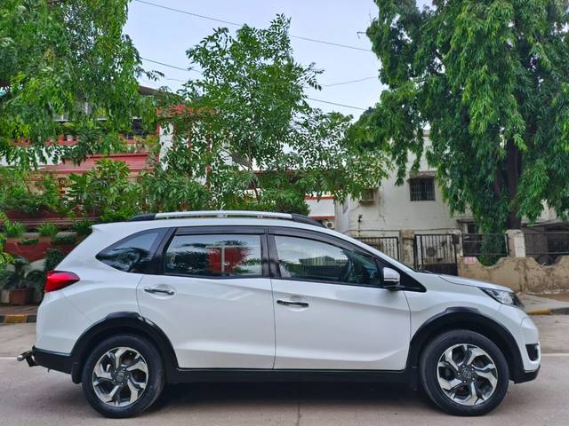 https://images10.gaadi.com/usedcar_image/4563487/original/60def522b5275004222b25f94690ca4f.jpg?imwidth=6401