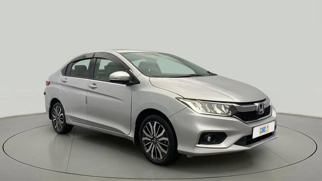 https://images10.gaadi.com/usedcar_image/4563559/original/f5e33925ec9b9a48bd89ff6a6bf7696c.jpg?imwidth=6400