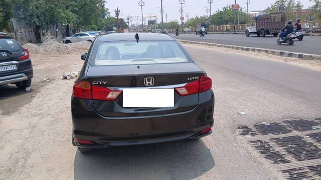 https://images10.gaadi.com/usedcar_image/4563561/original/processed_0e0bbc12-4834-4f4d-a387-f4cfded83277.jpg?imwidth=6401