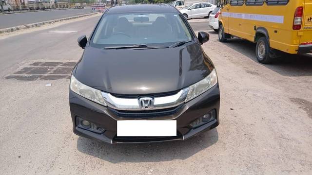 https://images10.gaadi.com/usedcar_image/4563561/original/processed_bac7ec34-366a-46f8-936f-dfeb09f2a7d5.jpg?imwidth=6400